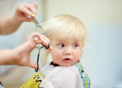 В чём особенности парикмахерской для детей